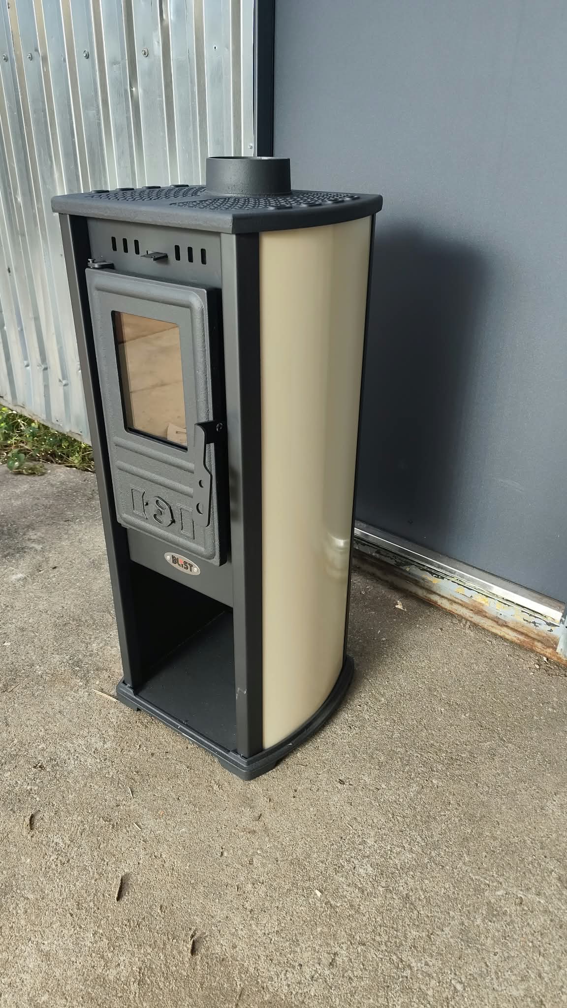 Piec kominek wolnostojący BLIST LUX / BERNA G 4.0– 5,9 kW – Ekoprojekt Kremowy - obrazek 7
